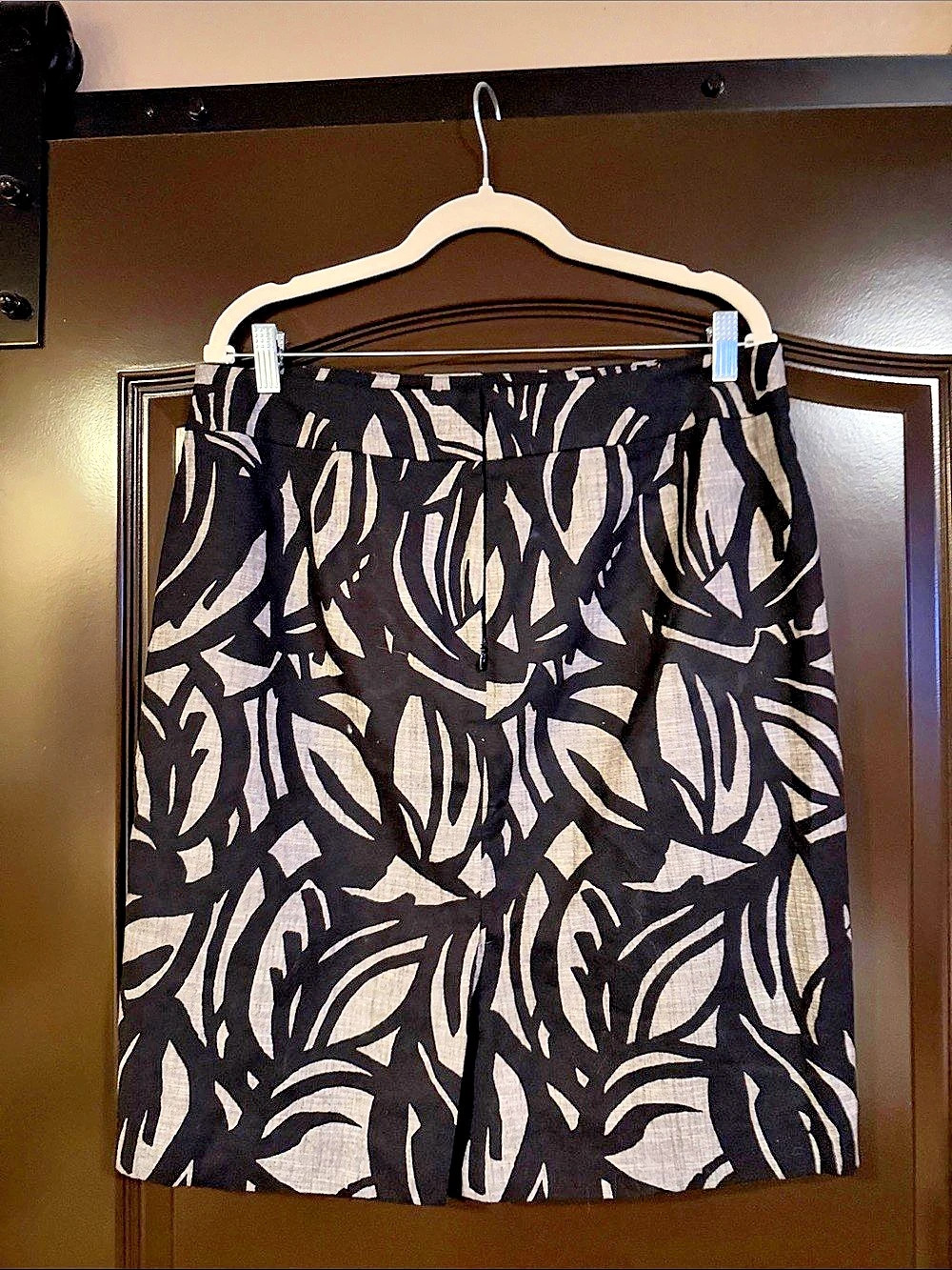 Ann Taylor Abstract Leaf Print Pencil Skirt Black & Gray Size 14